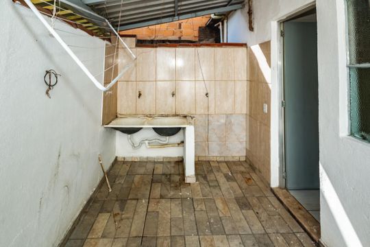 Área de serviço de casa para alugar com 2 quartos, 70m² em Santa Terezinha, Belo Horizonte