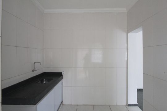 Cozinha de casa para alugar com 2 quartos, 70m² em Santa Terezinha, Belo Horizonte