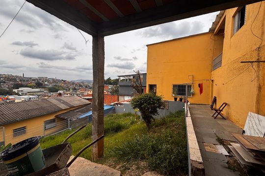 Quintal de casa à venda com 10 quartos, 600m² em Vila Engenho Novo, Barueri