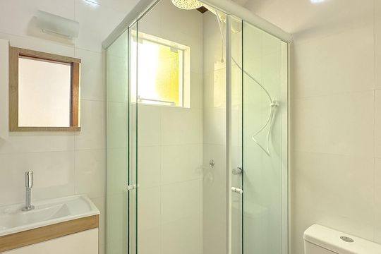 Banheiro de apartamento para alugar com 1 quarto, 36m² em Vargem do Bom Jesus, Florianópolis