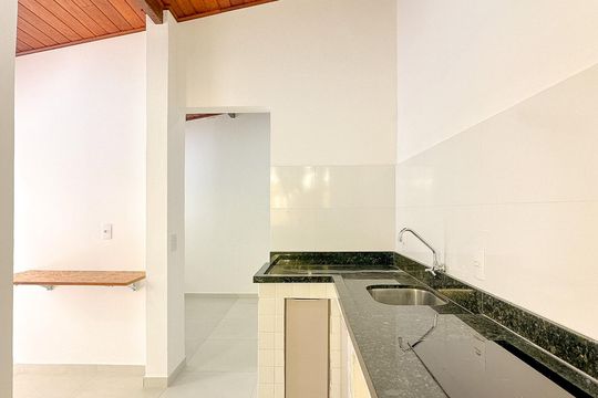 Cozinha de apartamento para alugar com 1 quarto, 36m² em Vargem do Bom Jesus, Florianópolis