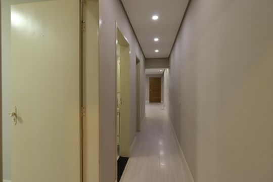 Corredor de apartamento para alugar com 3 quartos, 75m² em Vila Helena, Santo André