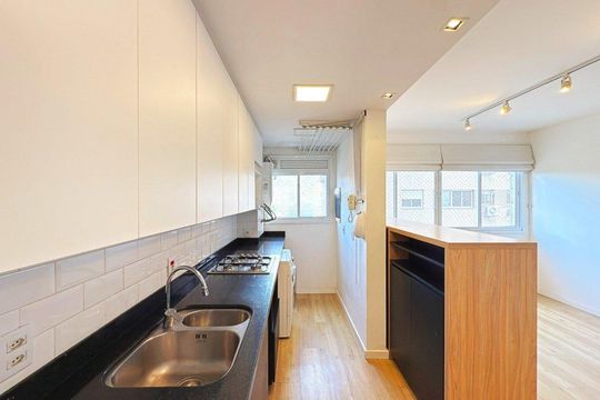 Cozinha de apartamento para alugar com 2 quartos, 60m² em Teresópolis, Porto Alegre
