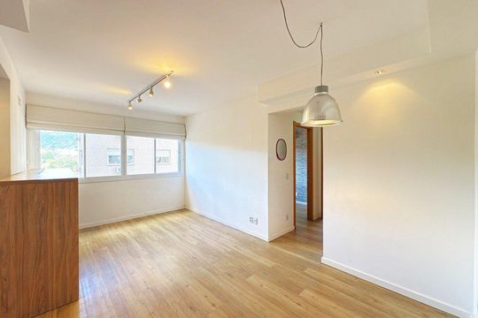 Apartamento para alugar com 2 quartos, 60m² em Teresópolis, Porto Alegre