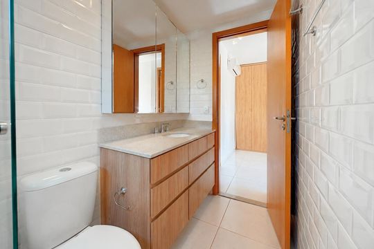 Banheiro de apartamento para alugar com 2 quartos, 60m² em Teresópolis, Porto Alegre