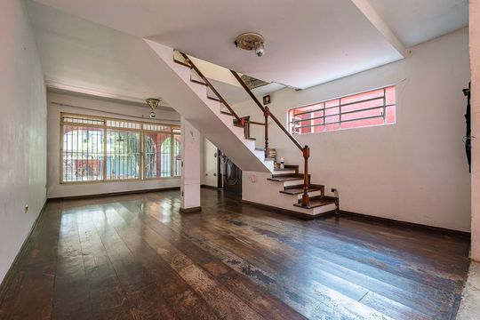 Casa à venda com 3 quartos, 196m² em Alto de Pinheiros, São Paulo