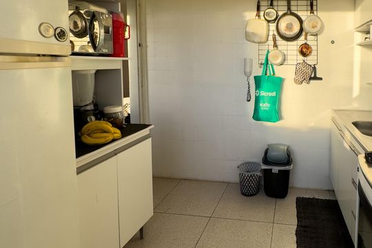 Cozinha de apartamento à venda com 1 quarto, 38m² em São Sebastião, Porto Alegre