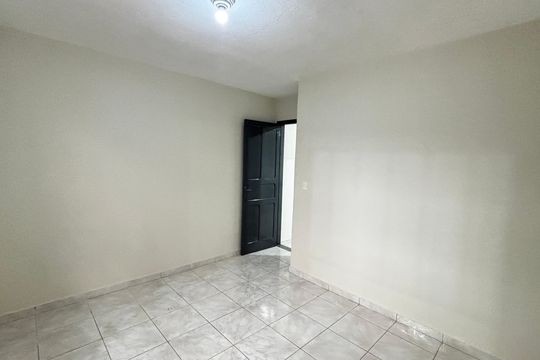 Quarto 2 de casa à venda com 2 quartos, 125m² em Vila Guaraciaba, Santo André