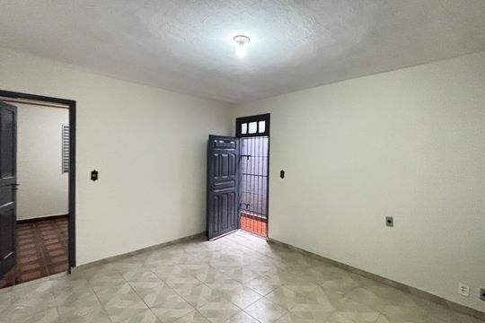 Sala de casa à venda com 2 quartos, 125m² em Vila Guaraciaba, Santo André