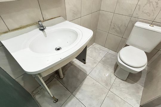 Banheiro social de casa à venda com 2 quartos, 125m² em Vila Guaraciaba, Santo André
