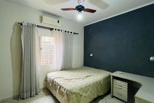 Casa para alugar com 3 quartos, 300m² em Parque São Quirino, Campinas