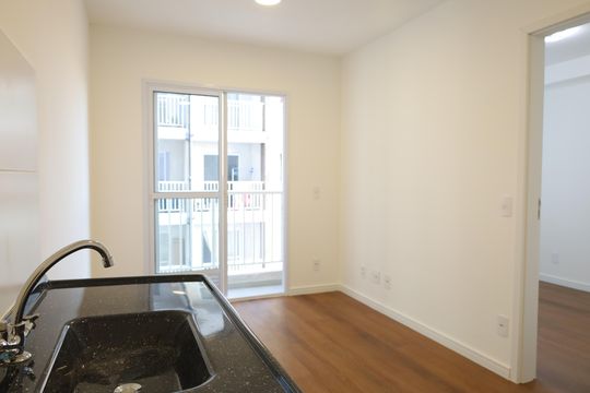 Cozinha de apartamento para alugar com 1 quarto, 26m² em Parada Xv de Novembro, São Paulo