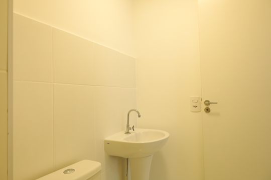 Banheiro de apartamento para alugar com 1 quarto, 26m² em Parada Xv de Novembro, São Paulo