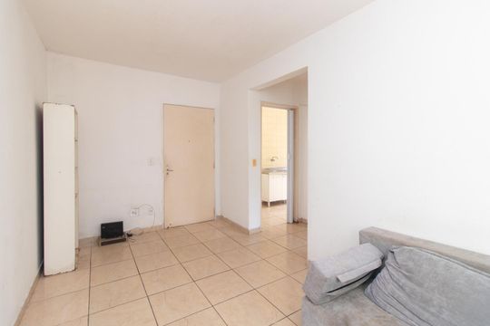 Sala de apartamento para alugar com 1 quarto, 42m² em Santo Antônio, Porto Alegre