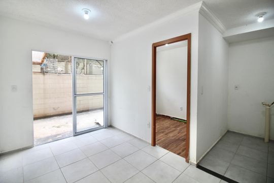 Apartamento para alugar com 2 quartos, 54m² em Lageado, Ferraz de Vasconcelos