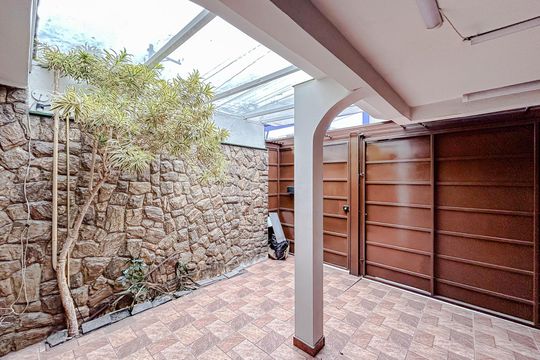 Garagem de casa para alugar com 3 quartos, 140m² em Penha de França, São Paulo