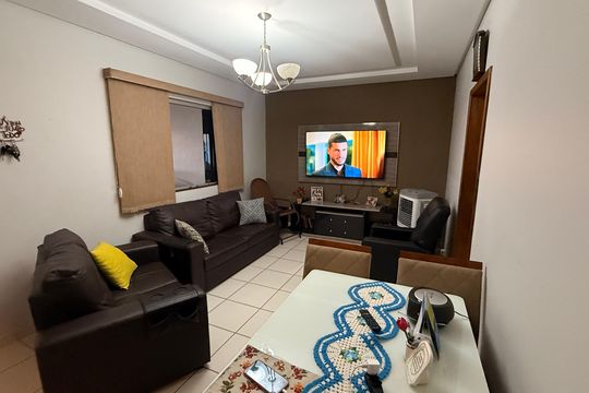 Casa à venda com 3 quartos, 110m² em Jardim Presidente, Goiânia