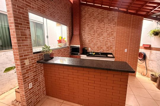 Churrasqueira de casa à venda com 3 quartos, 110m² em Jardim Presidente, Goiânia