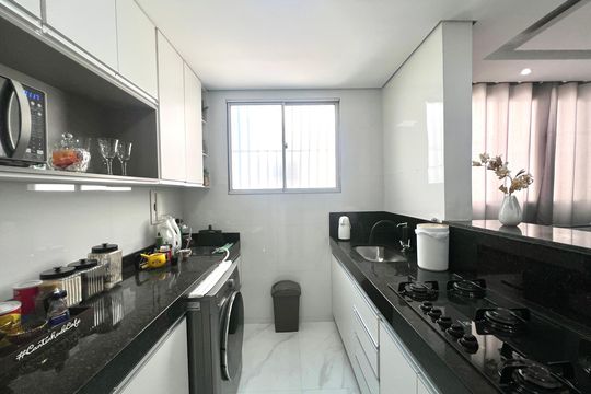 Cozinha de apartamento à venda com 2 quartos, 55m² em Arpoador, Contagem