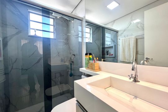 Banheiro Social de apartamento à venda com 2 quartos, 55m² em Arpoador, Contagem