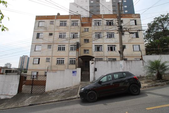 Fachada de apartamento à venda com 2 quartos, 60m² em Vila Carmosina, São Paulo