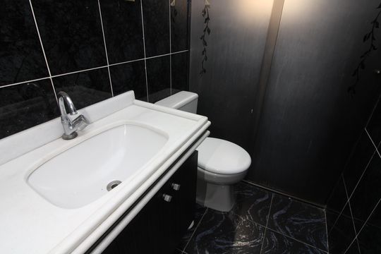 Banheiro 2 de casa à venda com 2 quartos, 193m² em Vila Silvia, São Paulo