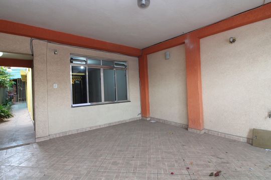 Garagem de casa à venda com 2 quartos, 193m² em Vila Silvia, São Paulo