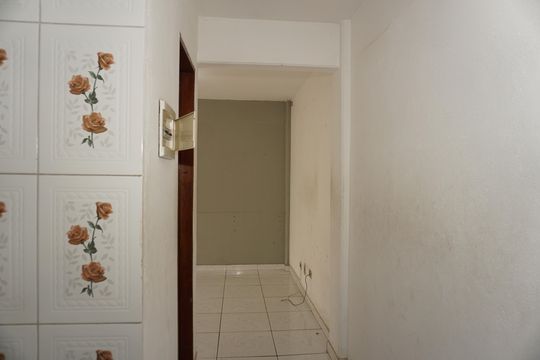 Corredor de apartamento para alugar com 2 quartos, 47m² em Parque Pirajussara, Embu das Artes