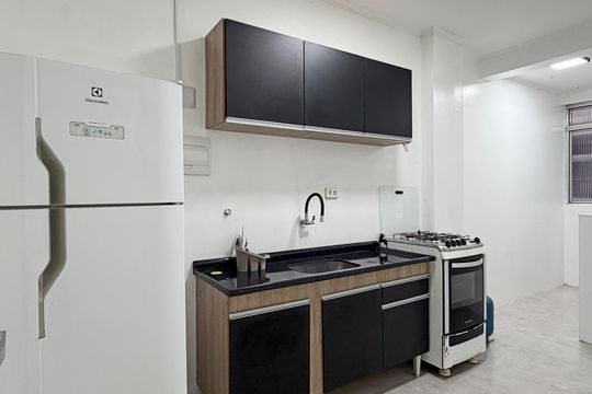 Cozinha e Área de Serviço de apartamento para alugar com 2 quartos, 70m² em Vila Belmiro, Santos