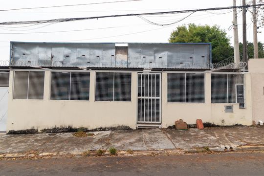 Fachada de casa para alugar com 1 quarto, 100m² em Jardim São Vicente, Campinas