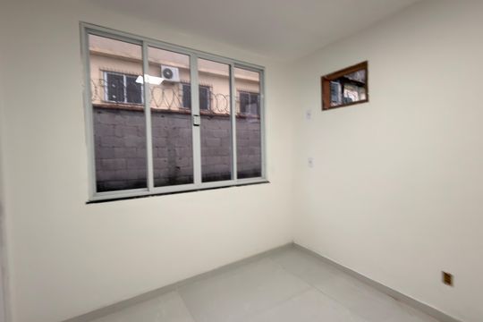 Quarto de apartamento para alugar com 2 quartos, 100m² em Jardim Vinte E Cinco de Agosto, Duque de Caxias