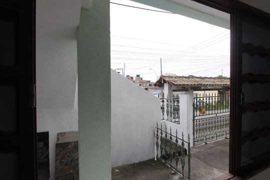 Sala de casa para alugar com 1 quarto, 50m² em Jardim Pero, Cabo Frio