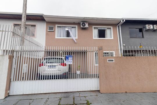 Placa de casa à venda com 3 quartos, 91m² em Uberaba, Curitiba