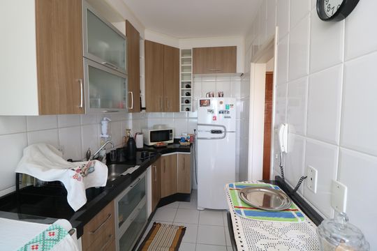 Cozinha de apartamento à venda com 2 quartos, 58m² em São Lucas, São Paulo