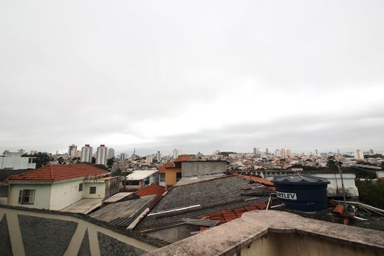 Vista do quintal de casa à venda com 6 quartos, 450m² em Vila Londrina, São Paulo