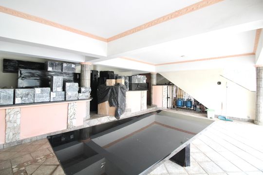 Área comum de casa à venda com 6 quartos, 450m² em Vila Londrina, São Paulo