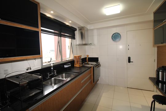 Cozinha de apartamento à venda com 3 quartos, 123m² em Carandiru, São Paulo