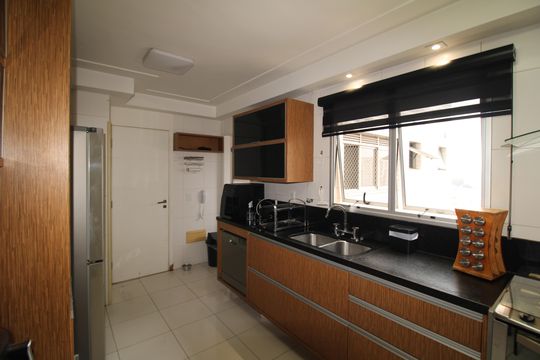 Cozinha de apartamento à venda com 3 quartos, 123m² em Carandiru, São Paulo