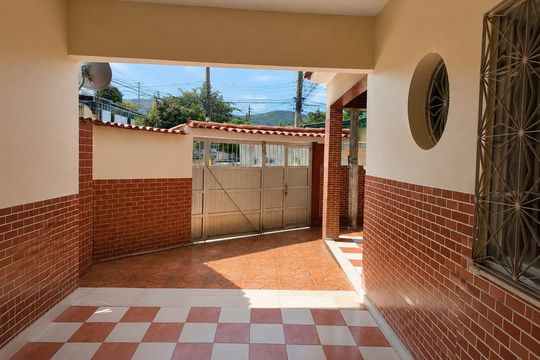 Área externa de casa para alugar com 3 quartos, 90m² em Paciência, Rio de Janeiro