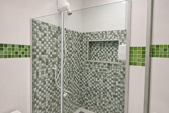 Banheiro de casa para alugar com 3 quartos, 90m² em Paciência, Rio de Janeiro