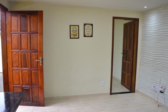 Sala de kitnet/studio para alugar com 1 quarto, 25m² em Vila Felipe, Petrópolis
