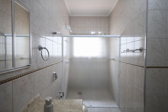 Banheiro de casa à venda com 2 quartos, 250m² em Jardim D’abril, Osasco