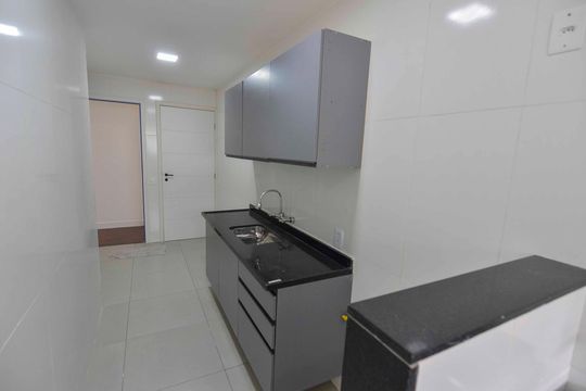 Cozinha de apartamento à venda com 2 quartos, 73m² em Grajaú, Rio de Janeiro