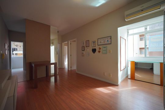 Sala de apartamento para alugar com 2 quartos, 53m² em Capoeiras, Florianópolis