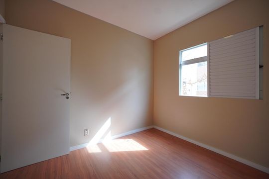 Quarto 2 de apartamento para alugar com 2 quartos, 53m² em Capoeiras, Florianópolis