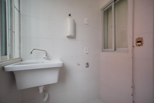 Área de Serviço de apartamento para alugar com 2 quartos, 53m² em Capoeiras, Florianópolis