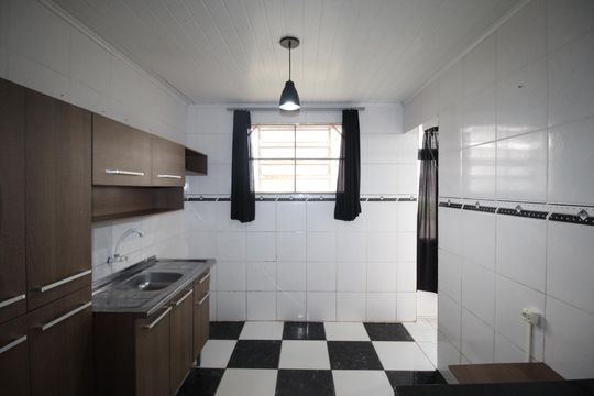 Cozinha de apartamento à venda com 3 quartos, 72m² em Humaitá, Porto Alegre