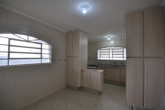 Cozinha 1 de casa à venda com 2 quartos, 360m² em Vila Irmaos Arnoni, São Paulo