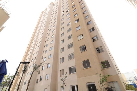 Fachada do bloco de apartamento para alugar com 2 quartos, 30m² em Socorro, São Paulo