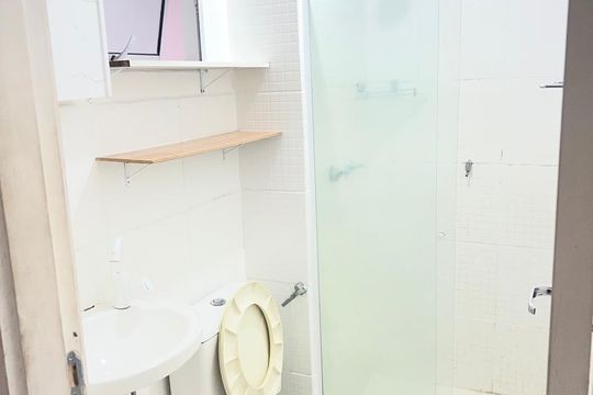 Banheiro de casa à venda com 2 quartos, 55m² em Tomás Coelho, Rio de Janeiro
